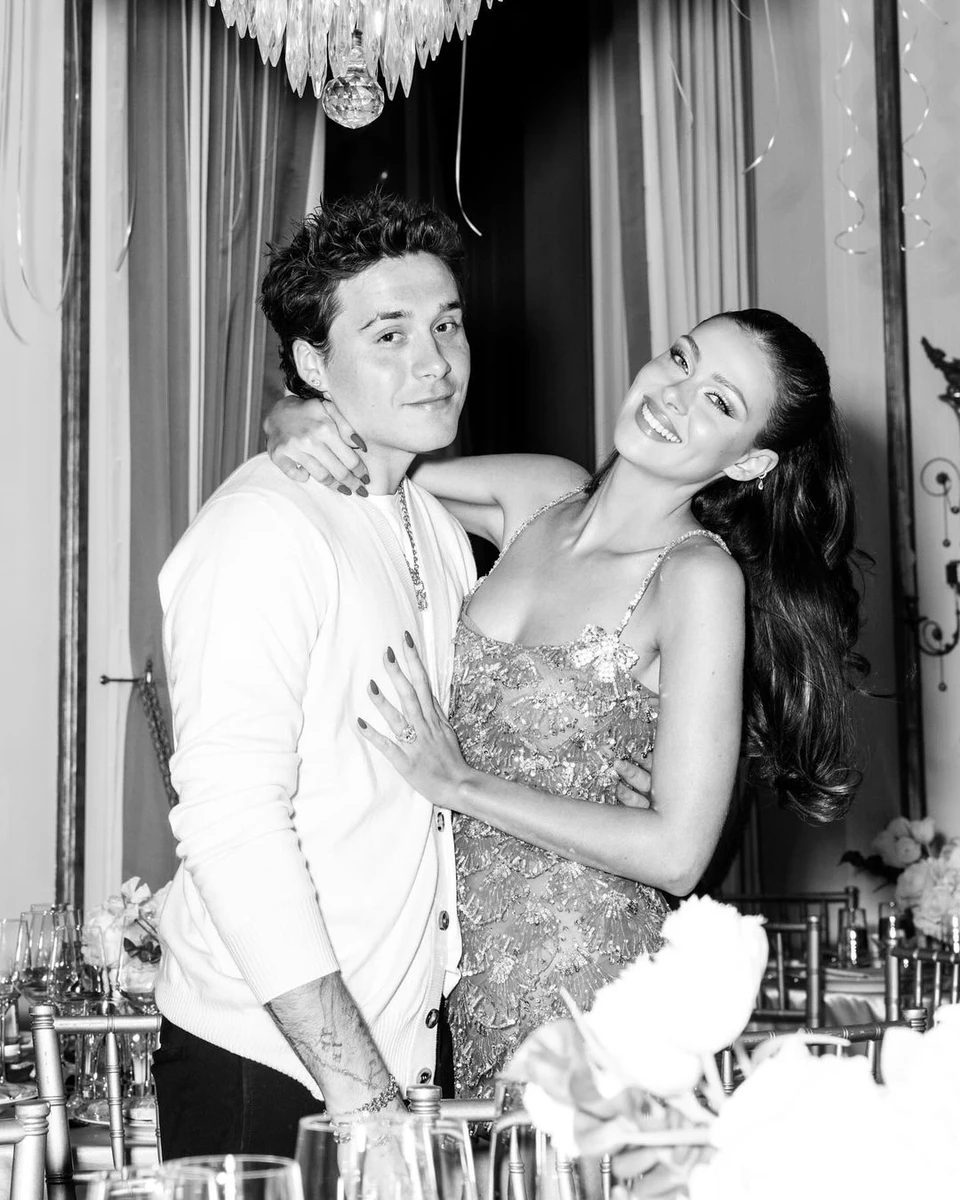 Все ж таки посміхнувся для фото 