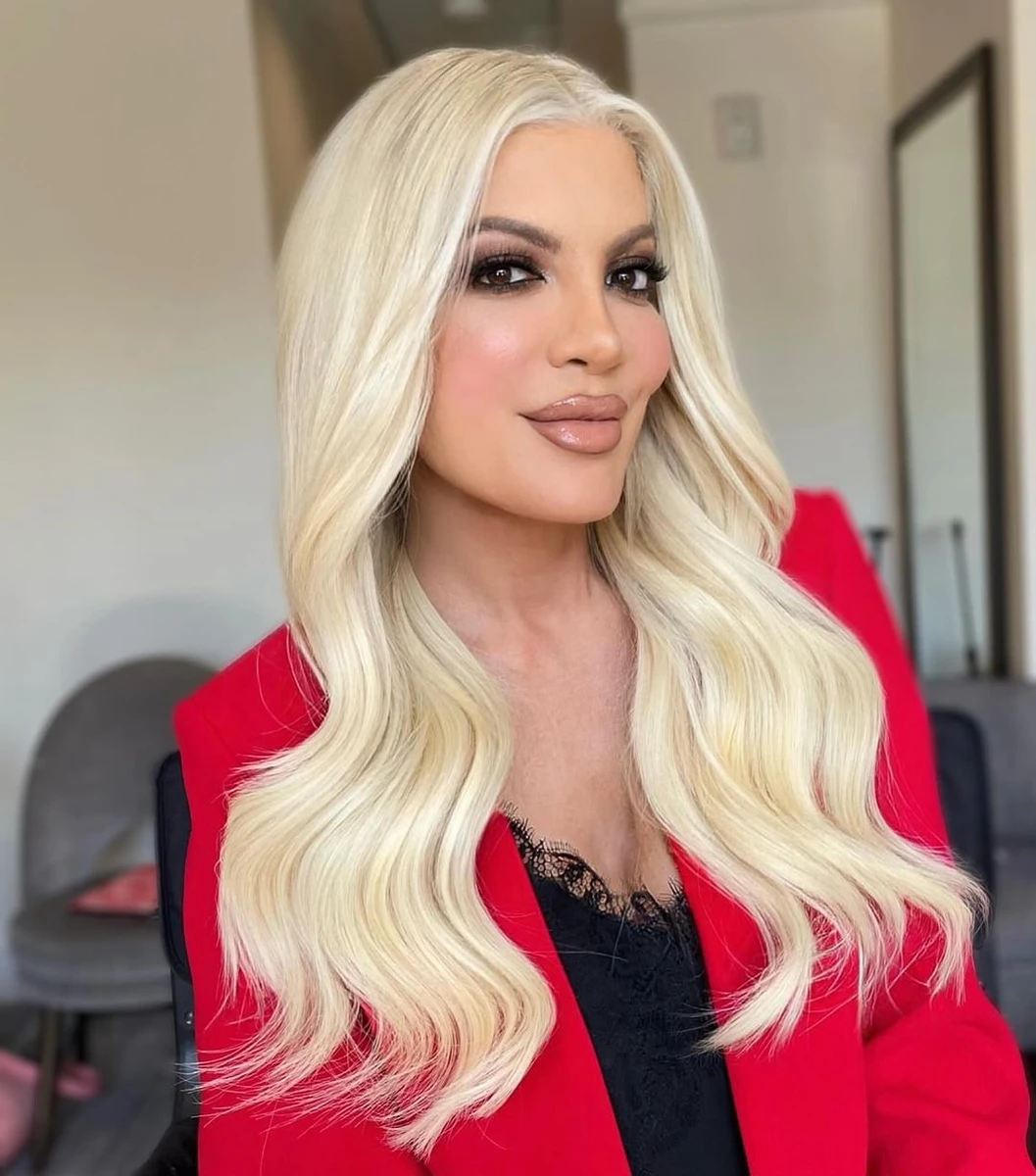 До речі, 16-го травня в Спеллінг день народження. Непоганий подаруночок приготував їй екс