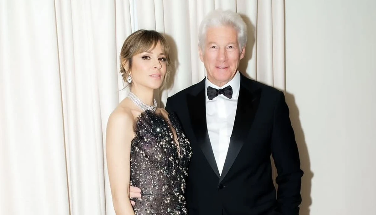 75-річний Річард Гір позує з дружиною