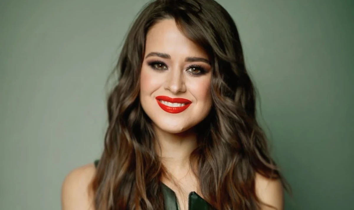 Славія позує для фото