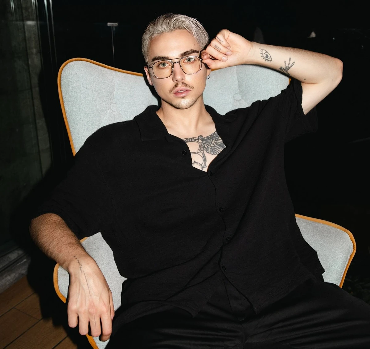 Меловін в кріслі