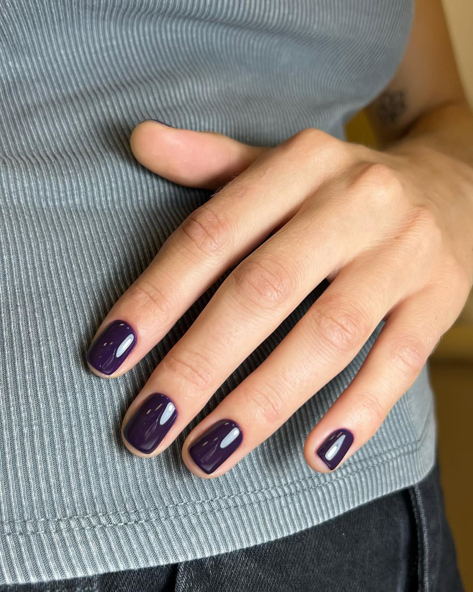 Сливовий манікюр