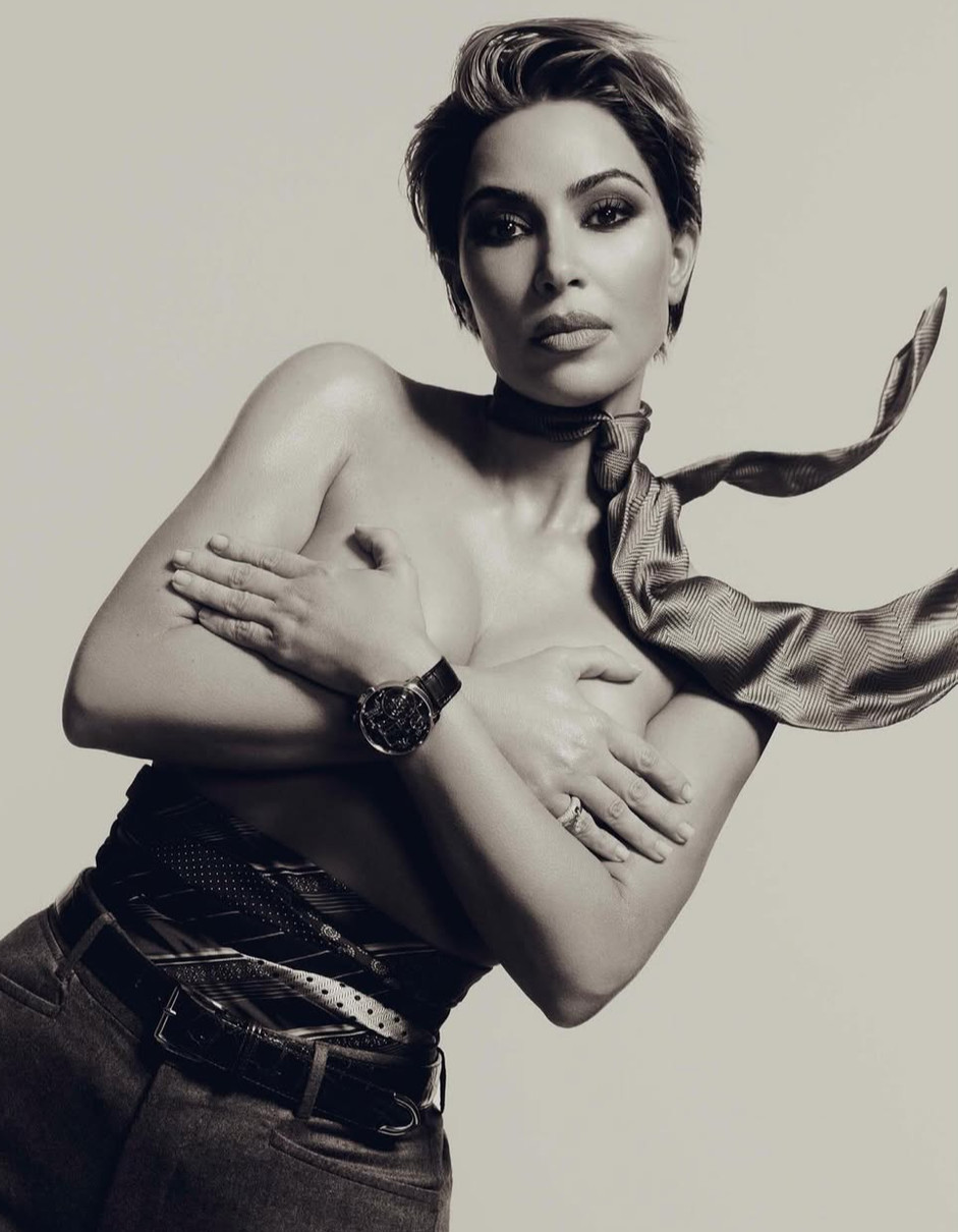 Кім Кардашян з голим бюстом знялася для глянцю