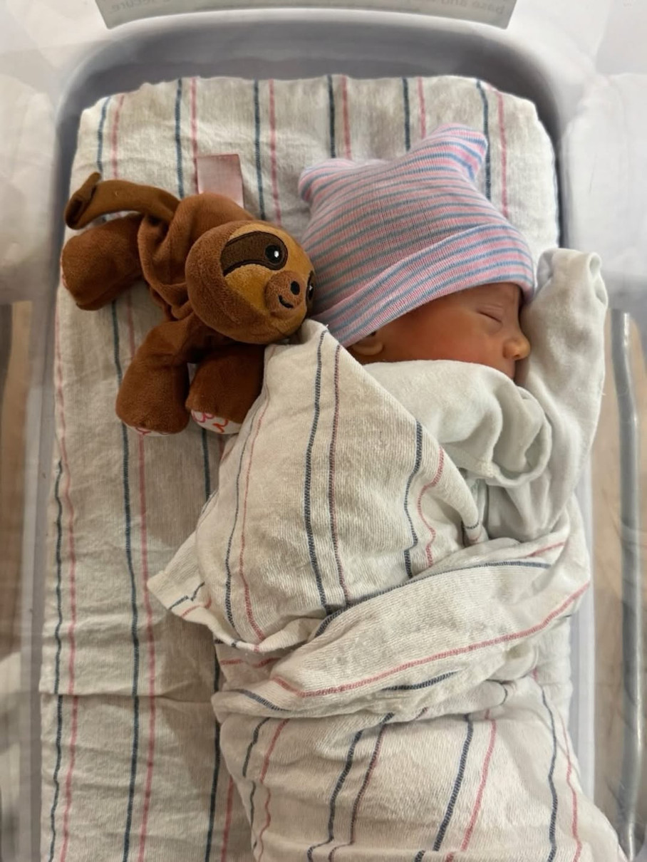 Енріке Іглесіас та Анна Курнікова показали свою четверту дитину