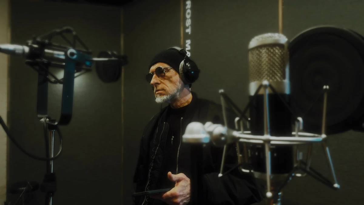 Мертвий Півень випустили колаборацію з Юрієм Іздрикои