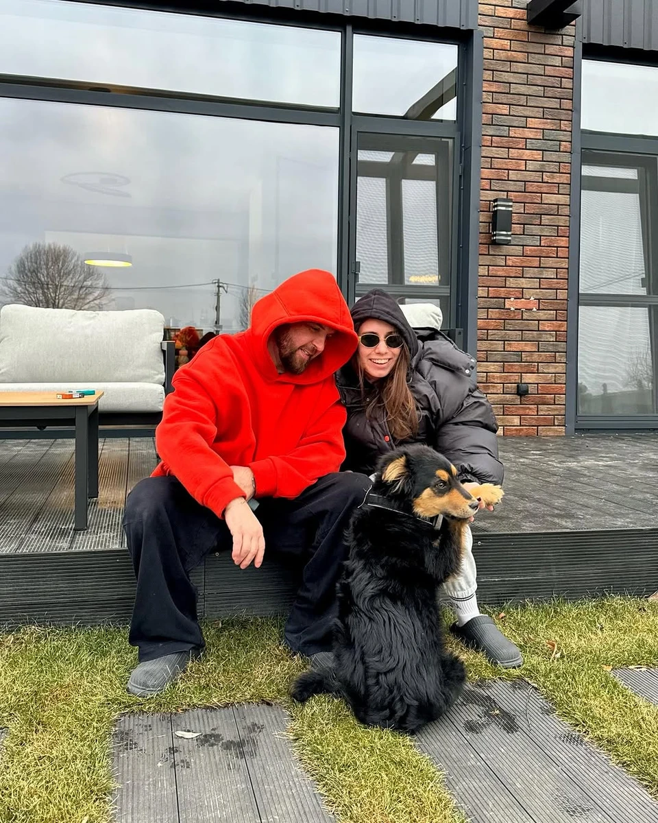 Сергій Танчинець показався з коханою і їхнім песиком