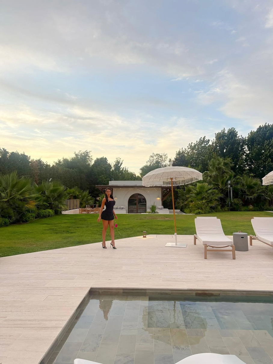 Наречена Роналду - фото у повний зріст