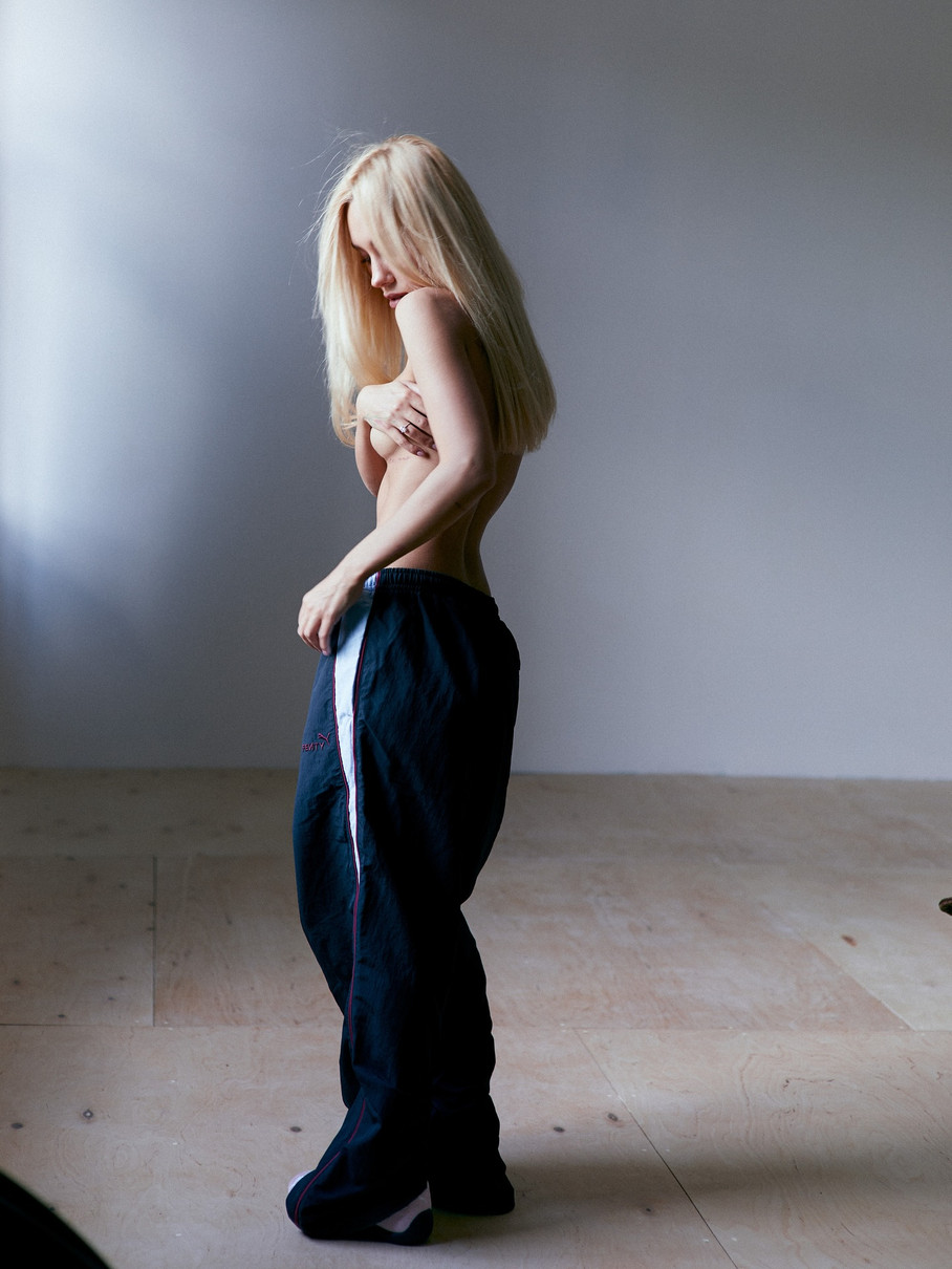 Квіткова блиснула голою цицею