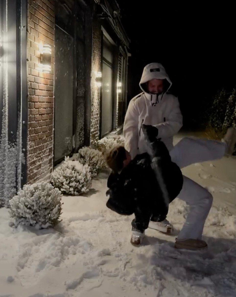 Сергій Танчинець зняв кумедний ролик за нареченою в снігу