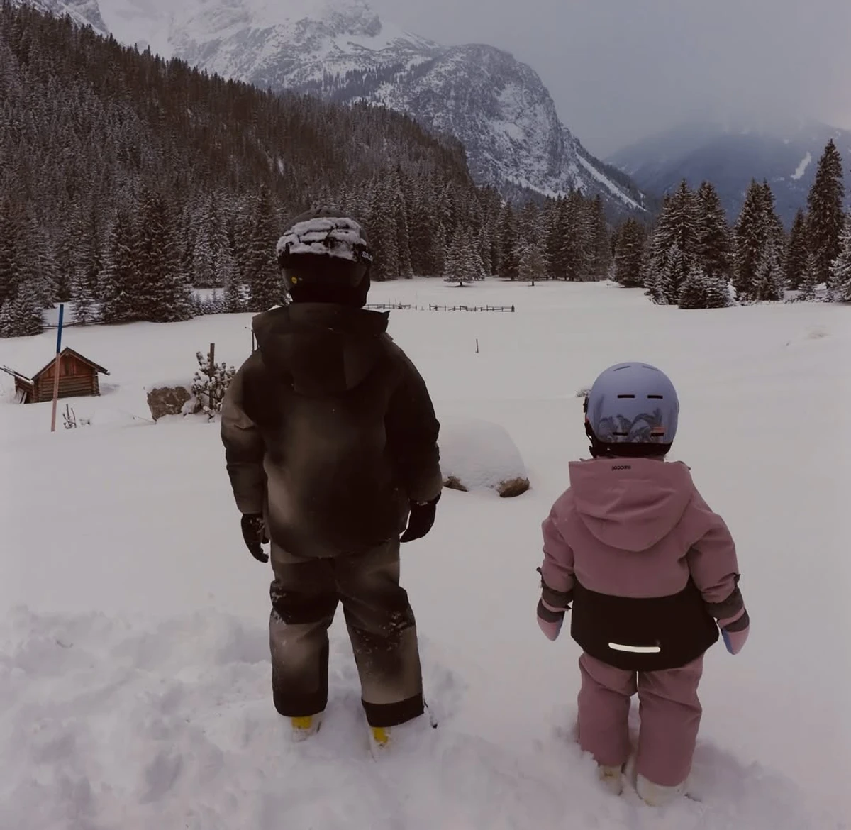 Джейсон Стейтем показав сина і дочку в снігу серед Альп