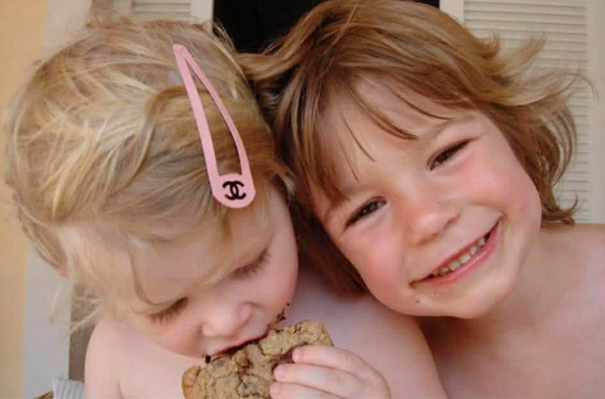 Дочка Клаудії Шиффер мило привітала свого брата з 23-річчям