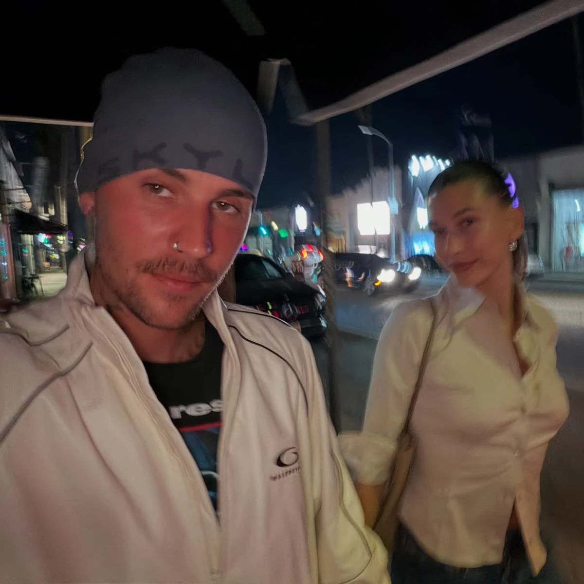 Джастін Бібер з дружиною на селфі