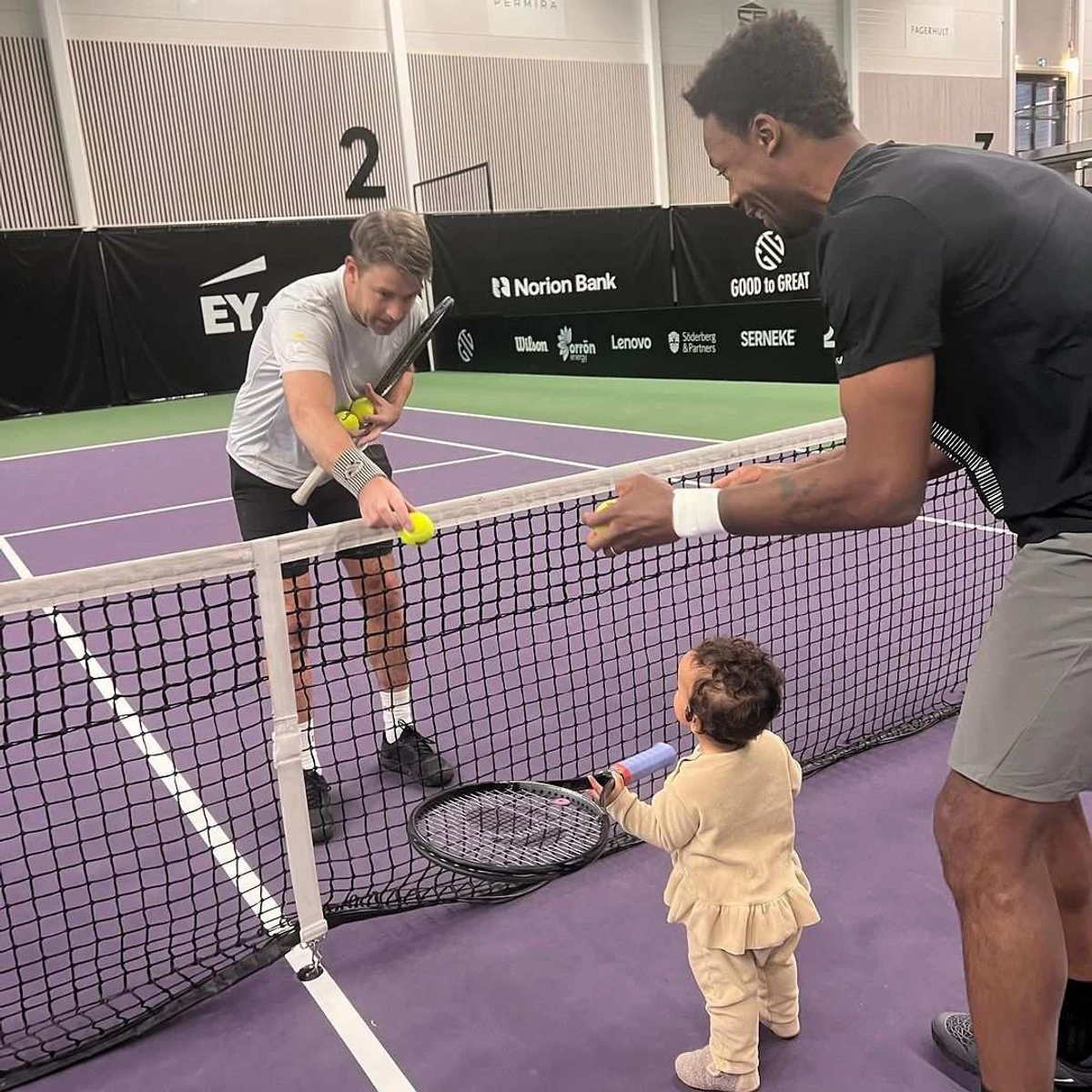 Майбутня зірка спорту вже на корті