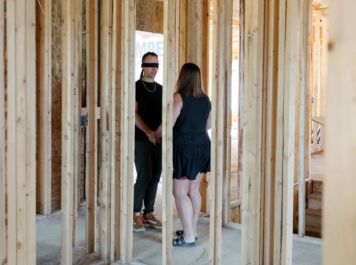 Прийомна дочка Емінема показала, як повідомляла про вагітність чоловіку