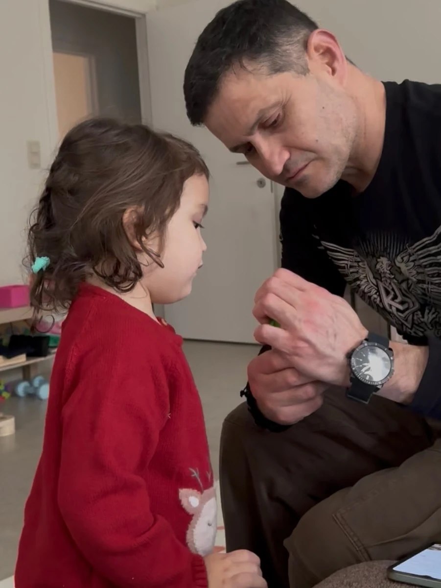 Ахтем Сеітаблаєв з онукою