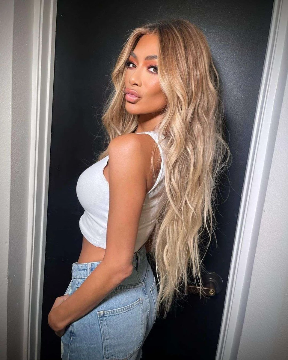 До радикального фарбування зірка не вдавалася, на ній перука