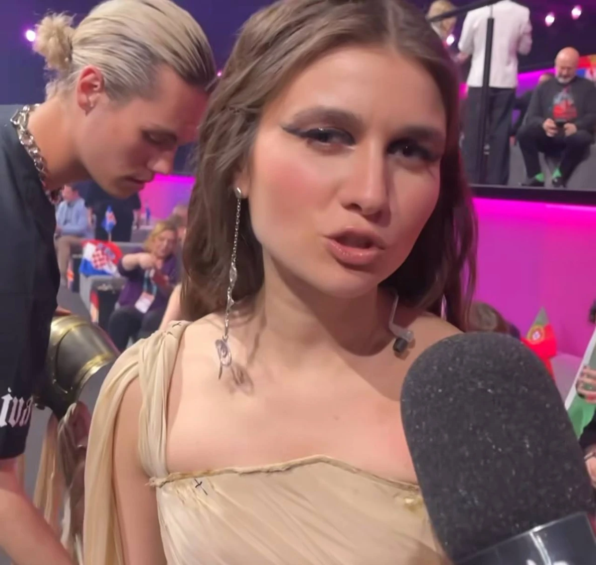 Jerry Heil не втрачає почуття гумору і запевняє, що так було задумано