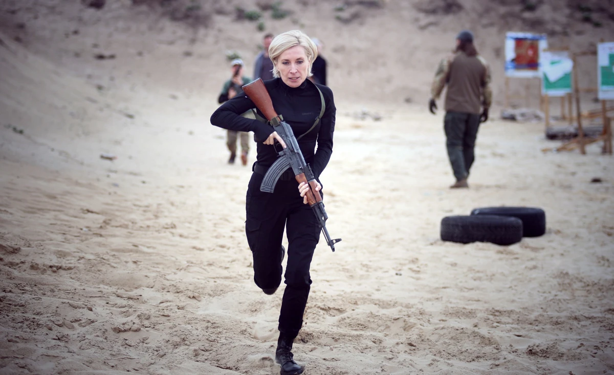 Ірина Верещук зі зброєю