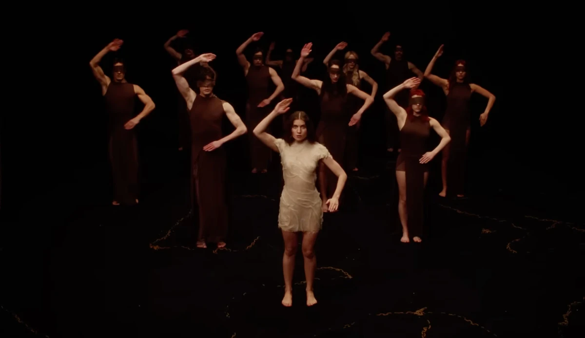 Jerry Heil потанцювала у драматичному кліпі на пісню для Нацвідбору