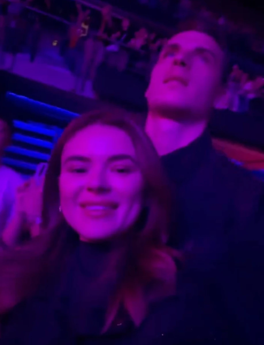 Дружина Андрія Луніна показалася з ним на концерті