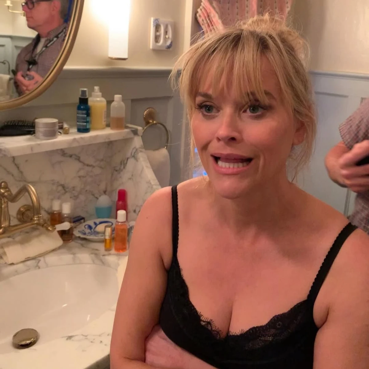 Різ Візерспун показала смішне фото у ліфчику на своє 50-річчя