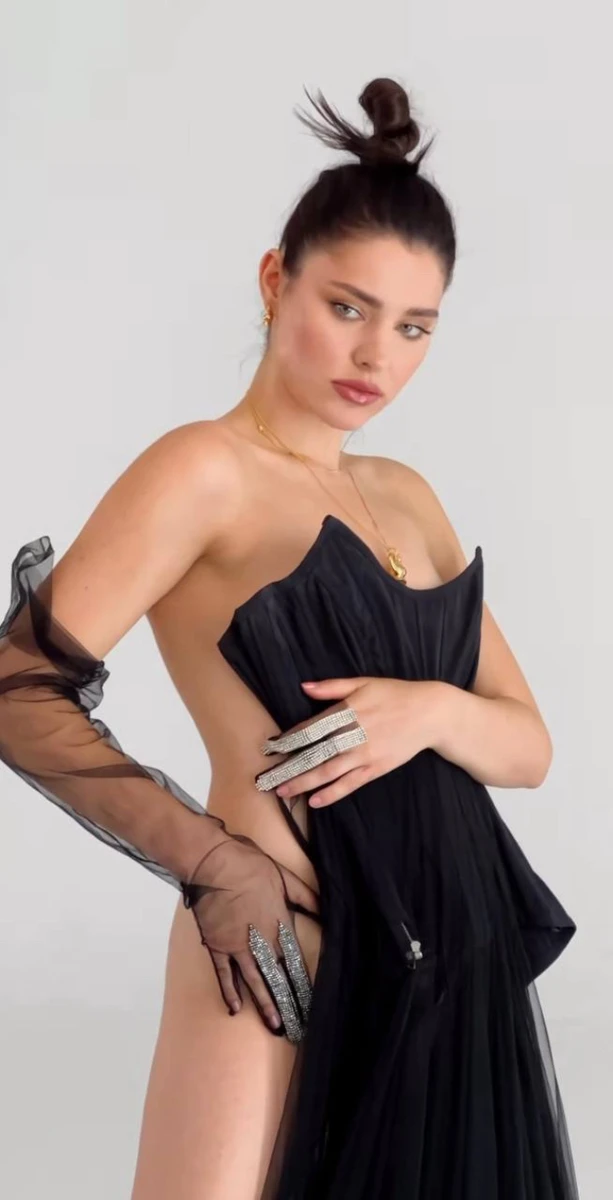 Який оригінальний спосіб взяти максимум із сукні