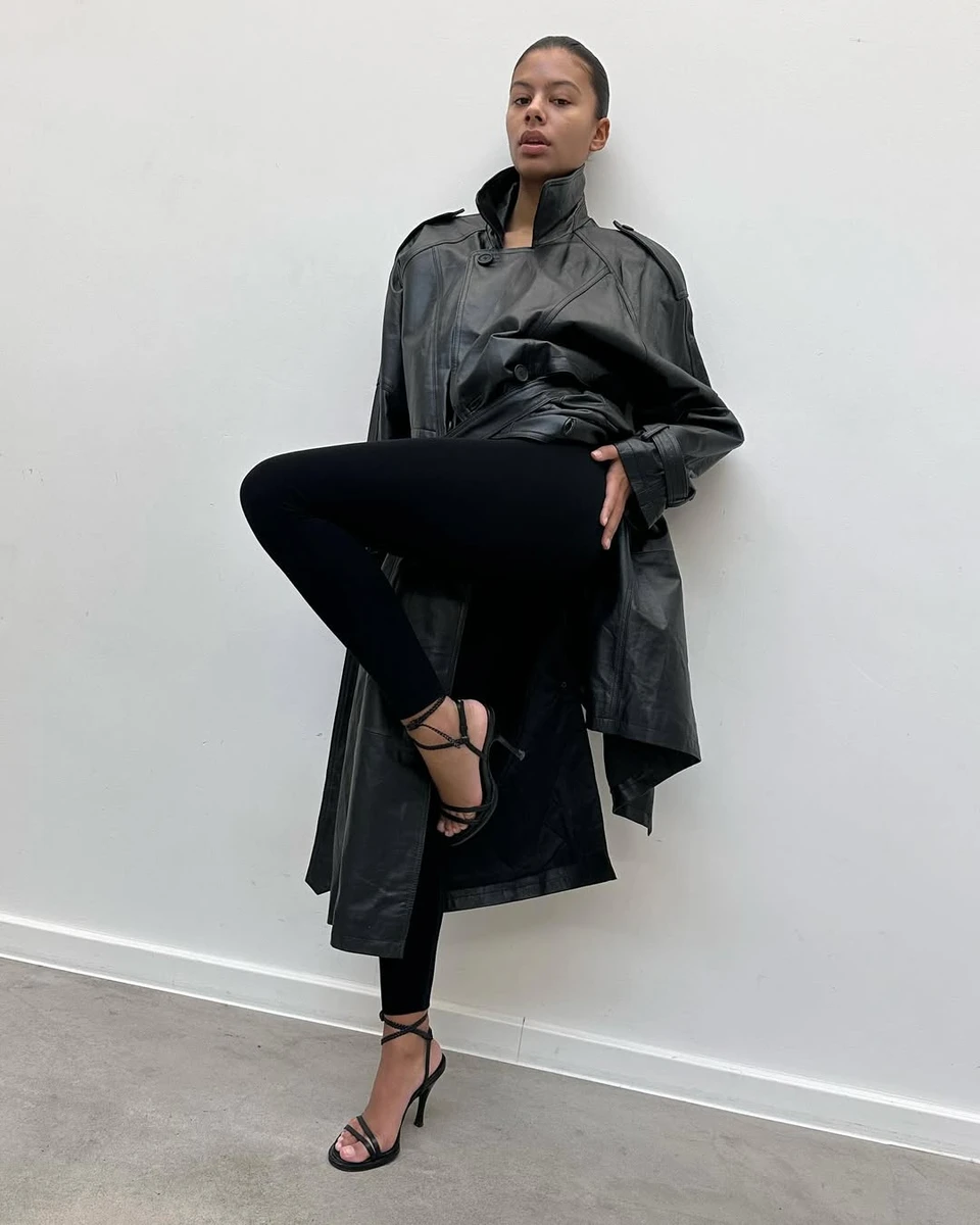 шкіряне пальто високий комір