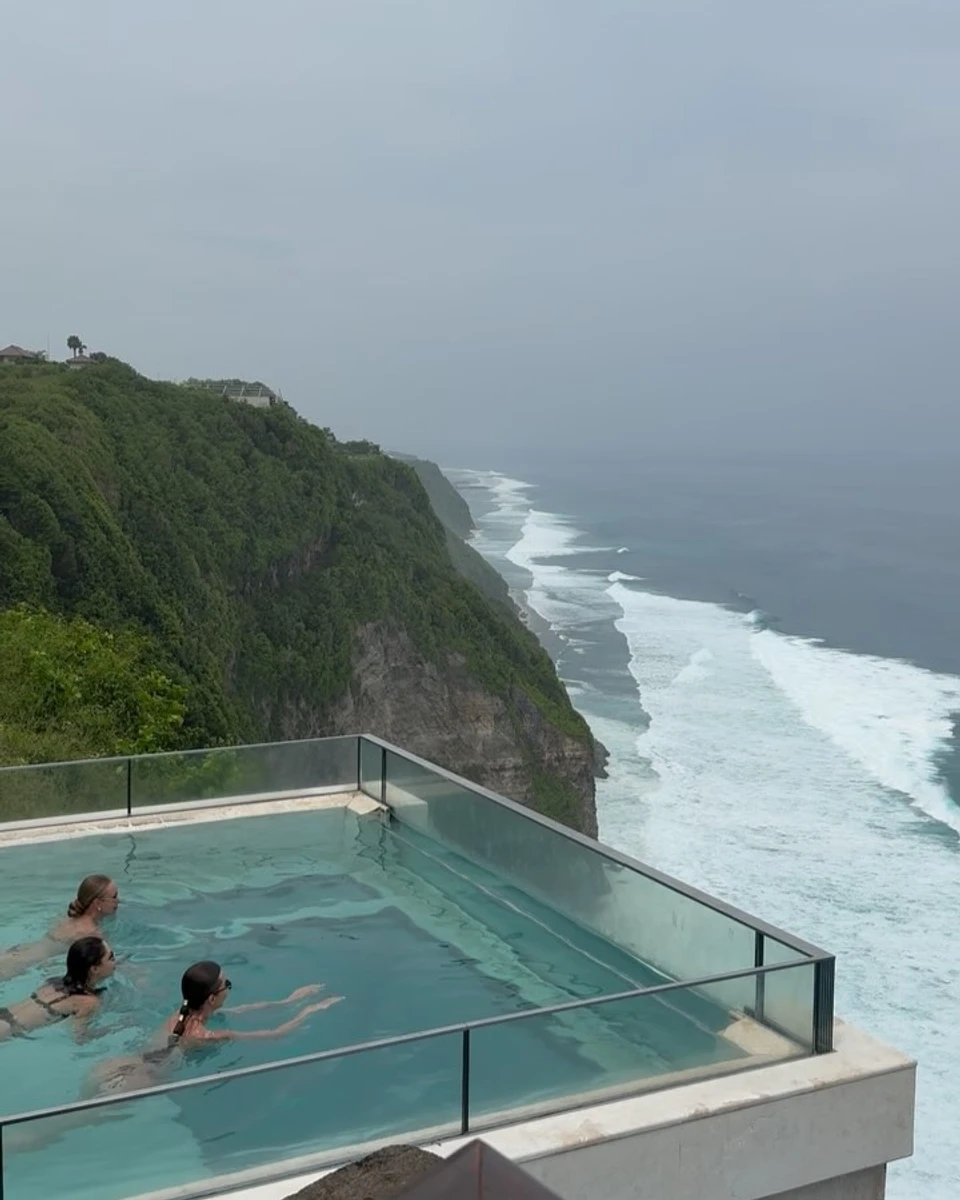 Анна Богдан в інстаграм