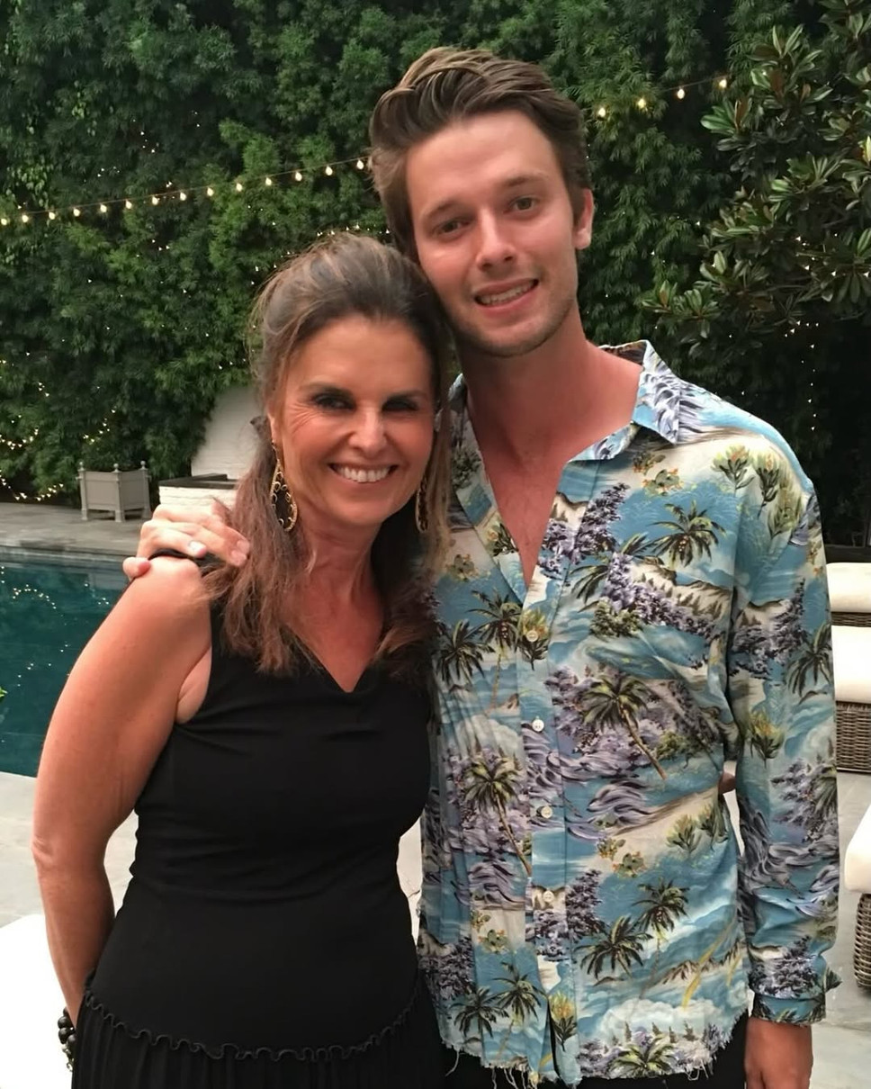 Ексдружина Шварценеггера показалася в обіймах їхнього сина