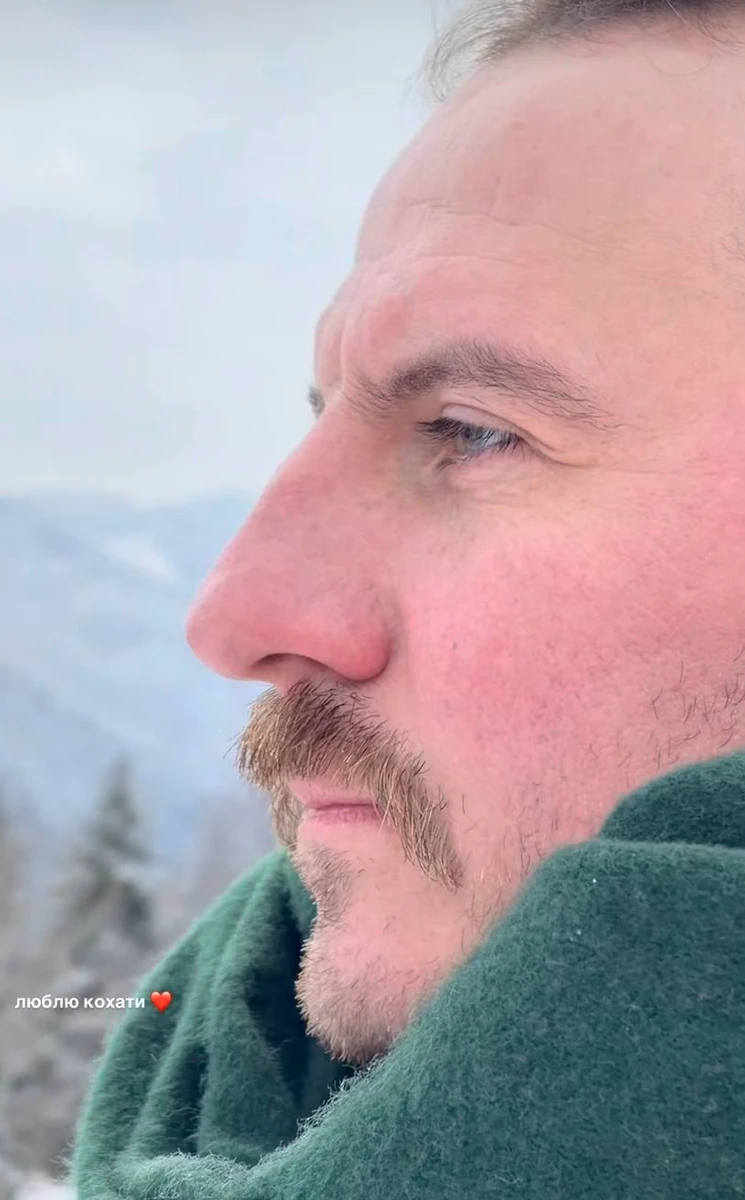 Наречена Клопотенка помилувалася ним