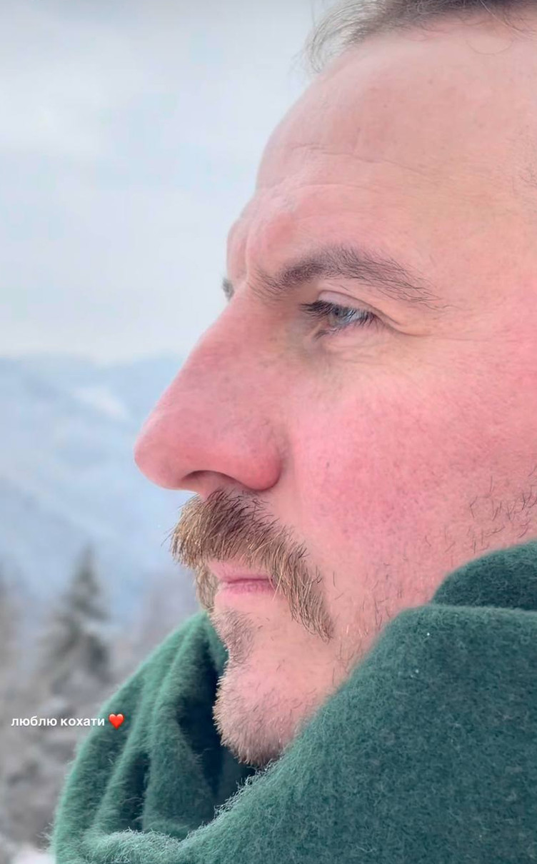 Наречена Клопотенка помилувалася ним