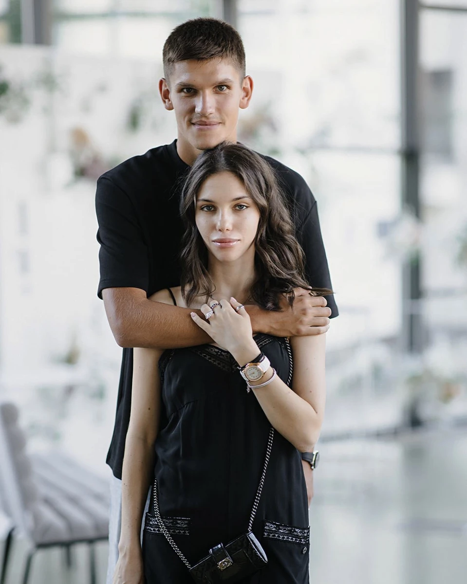 Парочка любить фотографуватися разом