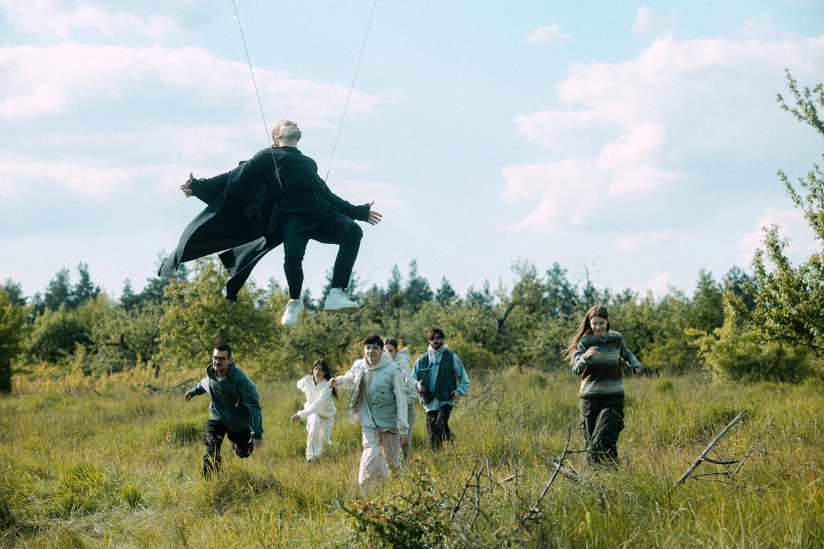 Бекстейдж зі зйомок кліпу