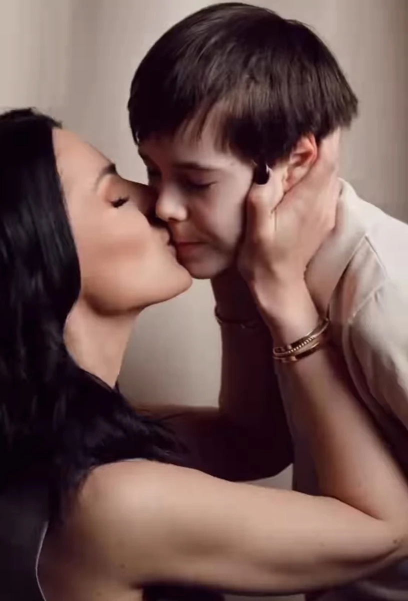 Маша Єфросиніна ніжно привітала сина з 11-річчям