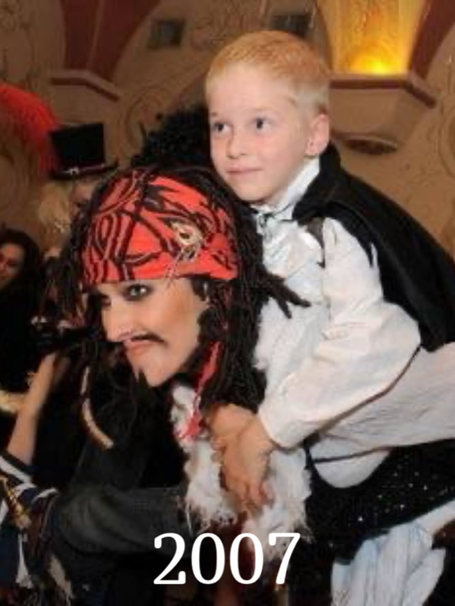 Катя Осадча з маленьким сином Іллею