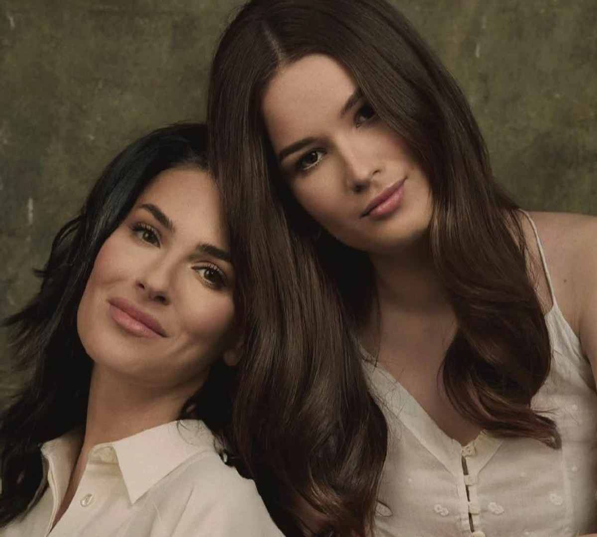 Маша Єфросиніна зі своєю дочкою Наною на фото