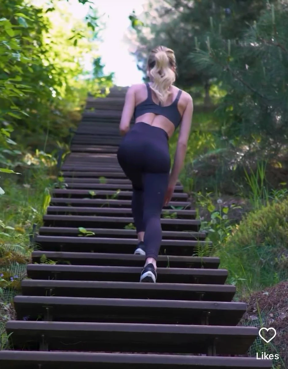 Гусєва завершує тренування підйомом по сходах