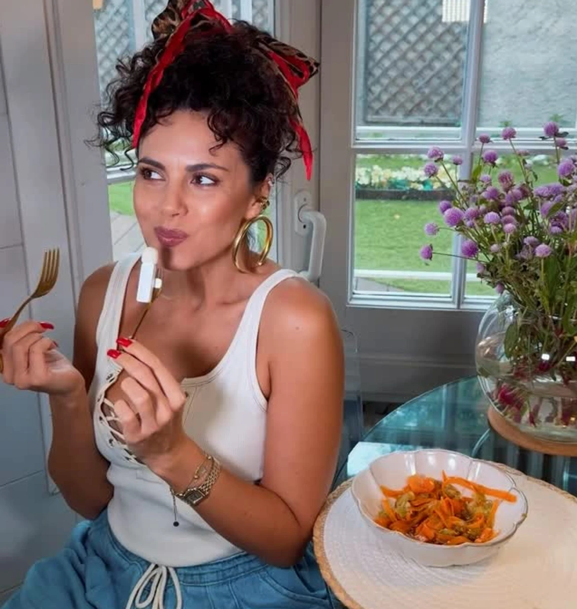 Настя Каменських показала, як приготувати салат