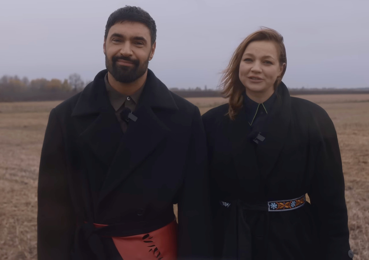 Віталій Козловський і Марина Круть заспівали вірш Франка на розмінованому полі