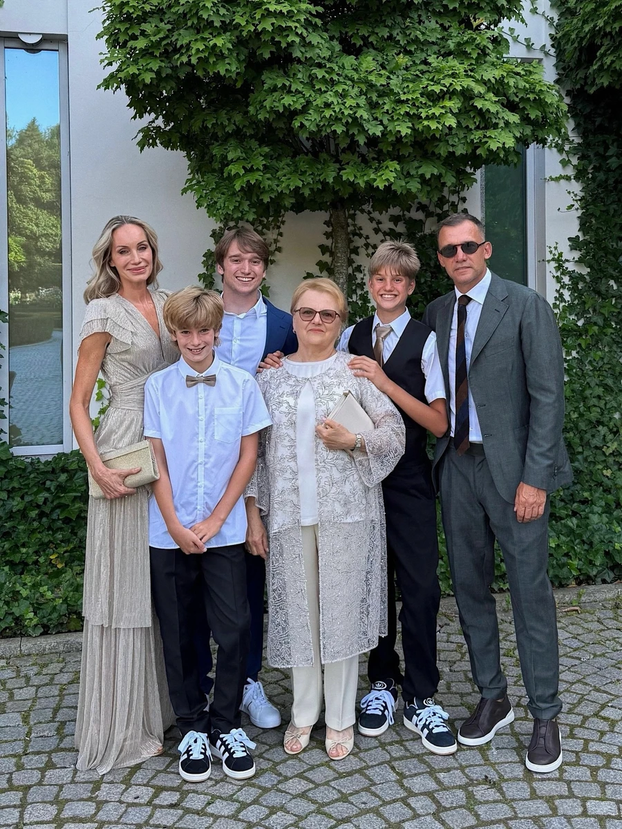 Андрій Шевченко з родиною