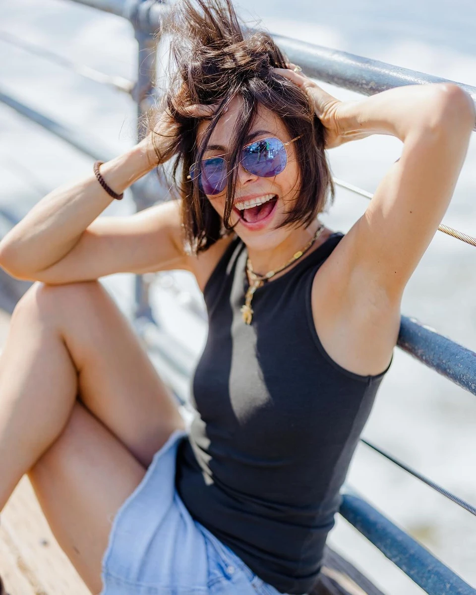 Єгорова часто посміхається на фото та не боїться виглядати кумедною 