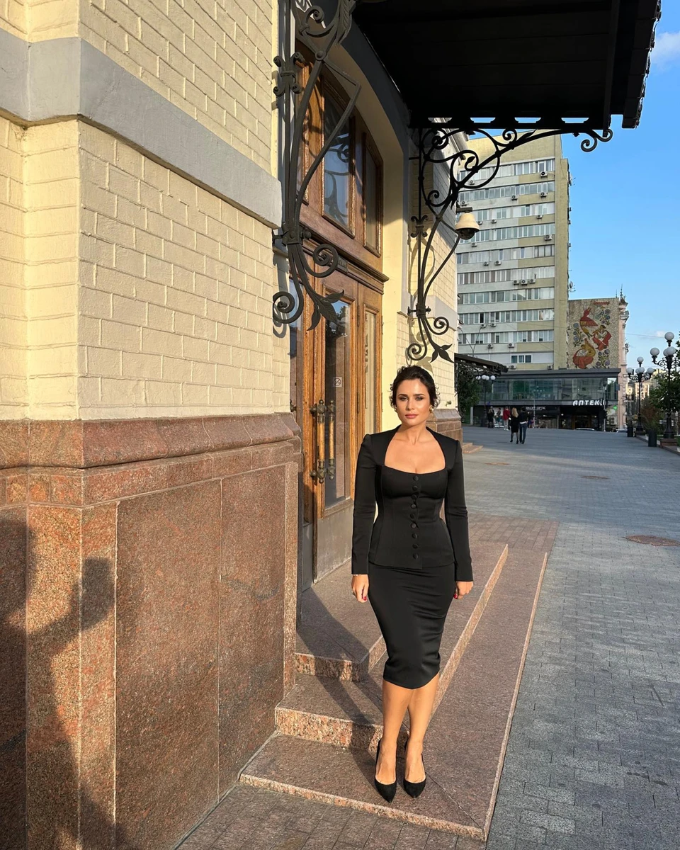 Катя не розповіла, з ким ходила до Опери, але заінтригувала тінню фотографа