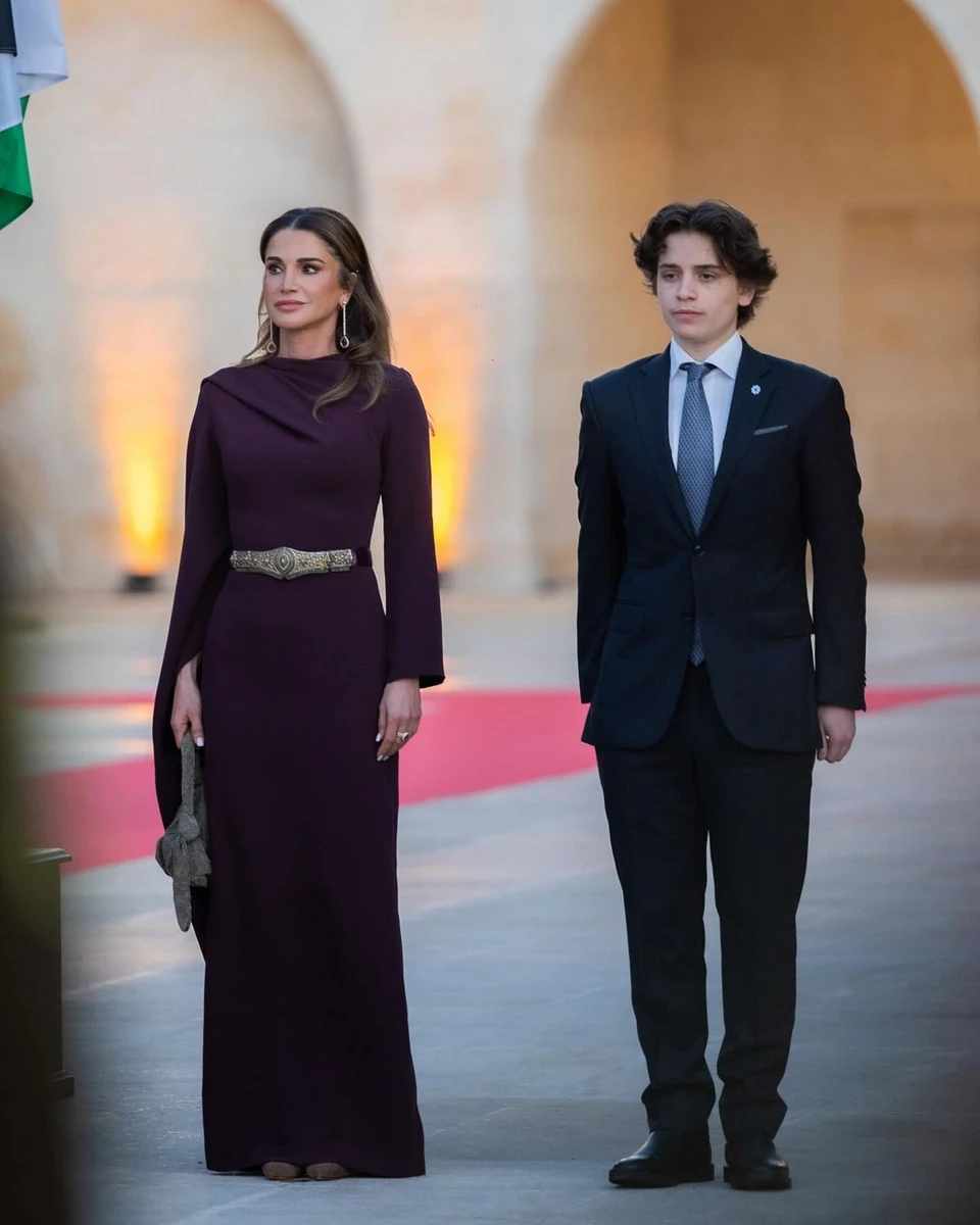 Хашем - наймолодший син короля і королеви Йорданії, йому 19 років