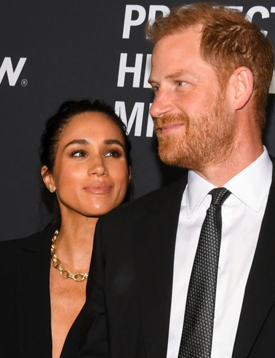 Меган Маркл показалася в золотих сережках з діамантами від Гуземи