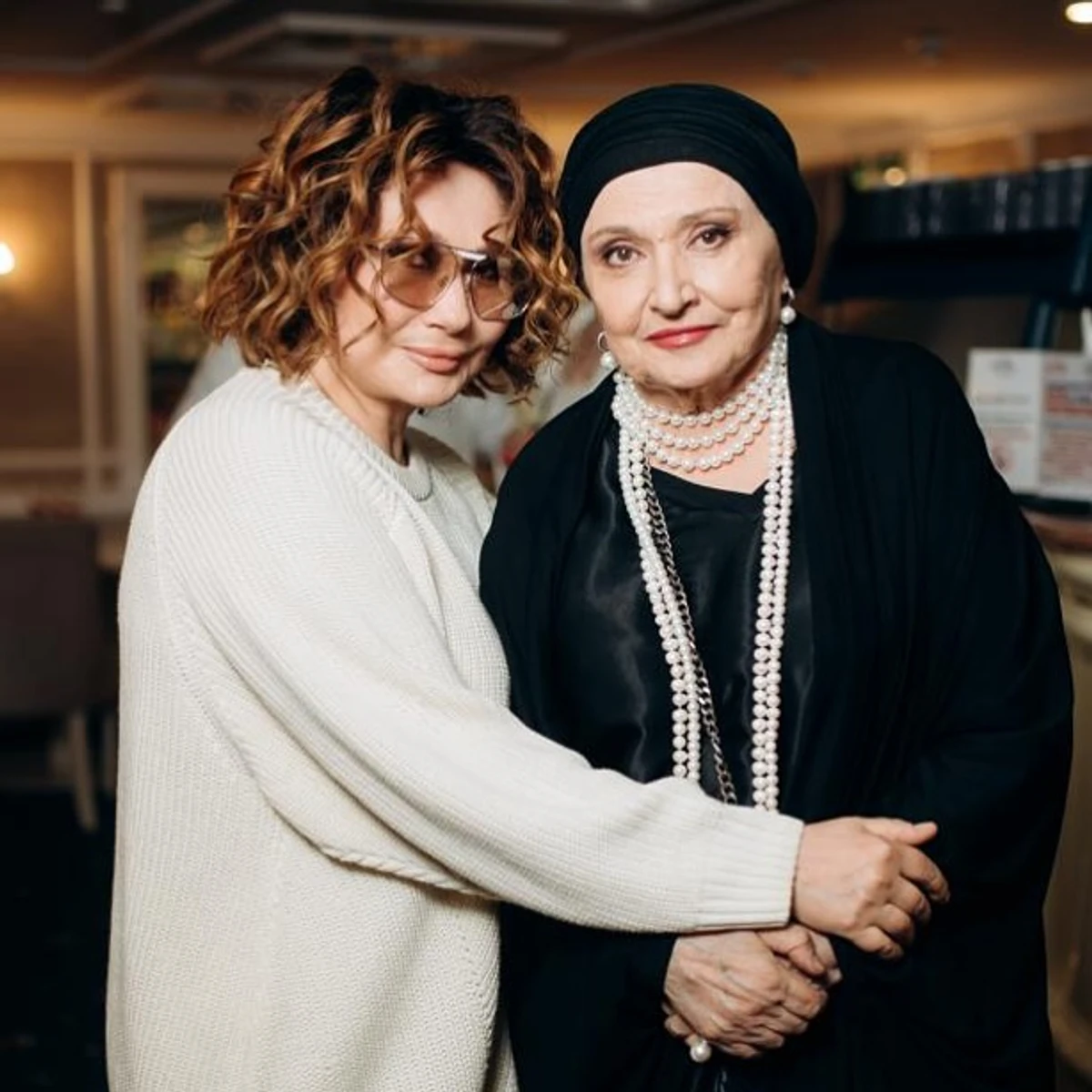 Олена Мозгова та Віолетта Мозгова