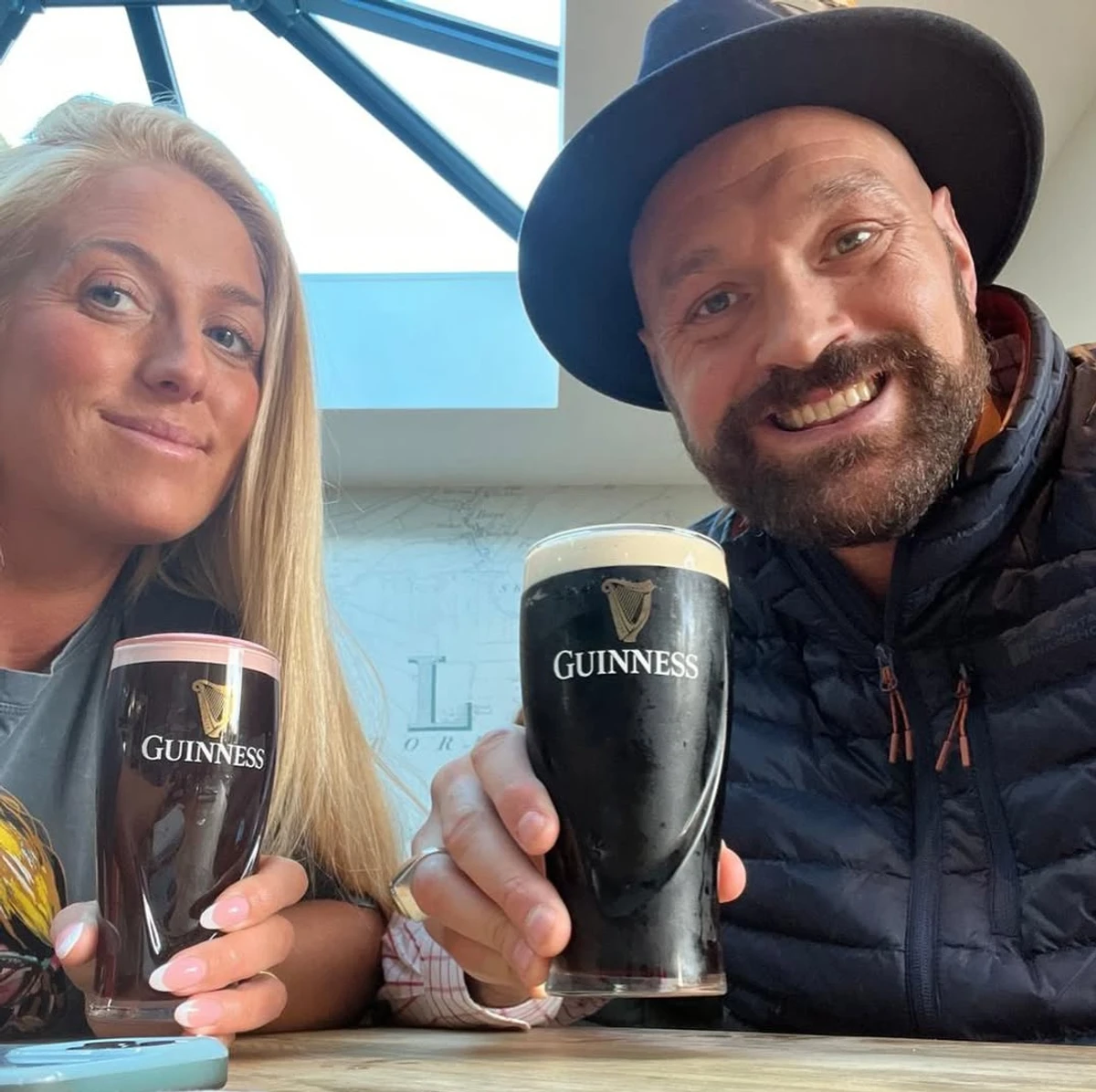 Тайсон Ф'юрі показався на побаченні з дружиною