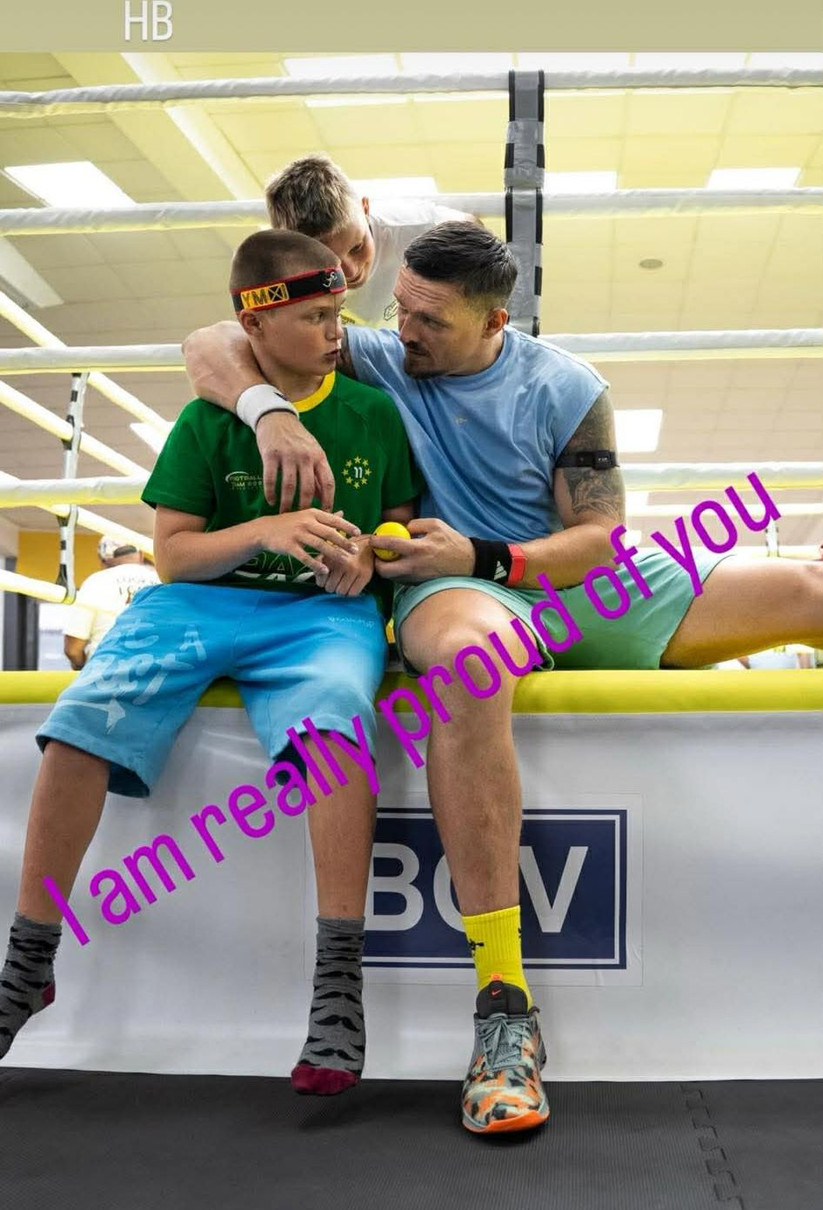 Усик зі старшим сином на ринзі