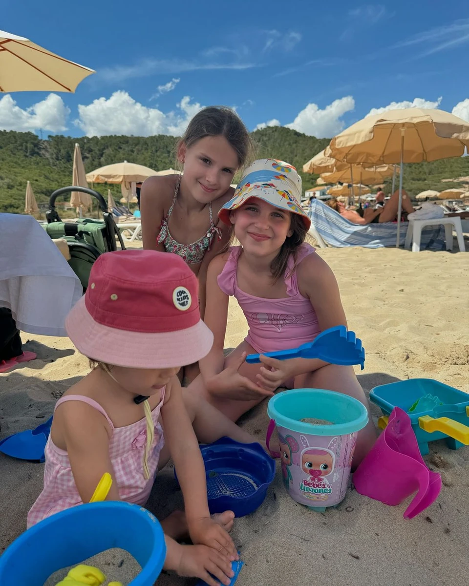 У Юрушевої та Скічка дві доньки: 9-річна Наталя та 2-річна Аня. Також пара виховує сина Ліза від попередніх стосунків - 16-річного Даніеля