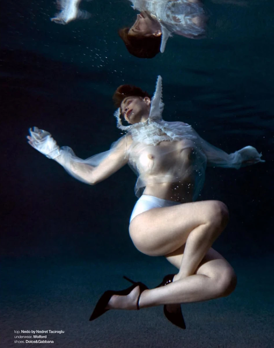 Шерон Стоун зазнімкувалася з оголеними грудьми