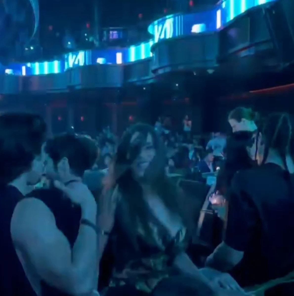 Софія Вергара влаштувала веселі танці на концерті